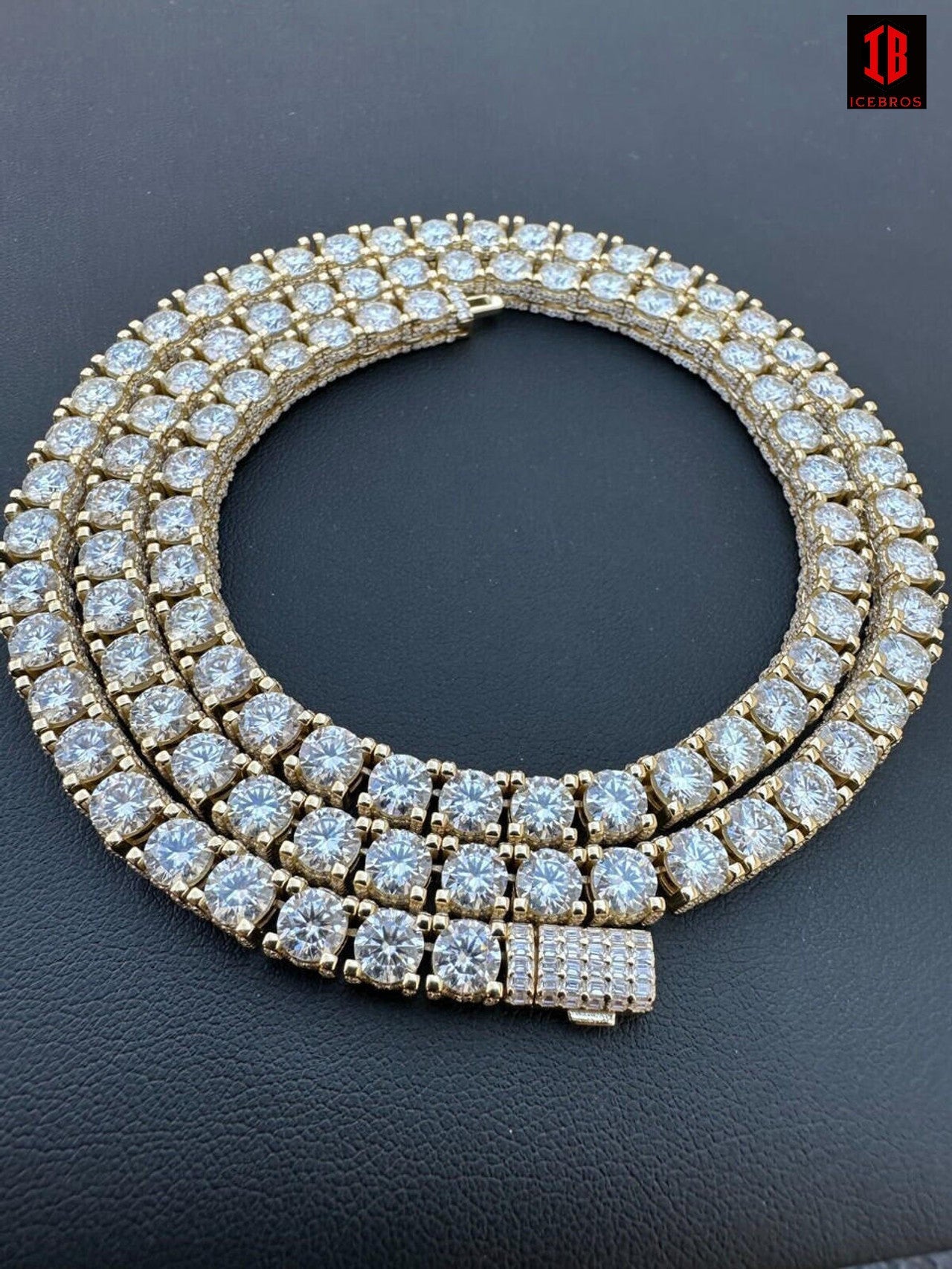 5mm 18k yellow gold Moissanite Diamond Tennis Chain Necklace. The necklace features 925 sparkling stones set in a continuous pattern, creating a luxurious and radiant piece of jewelry