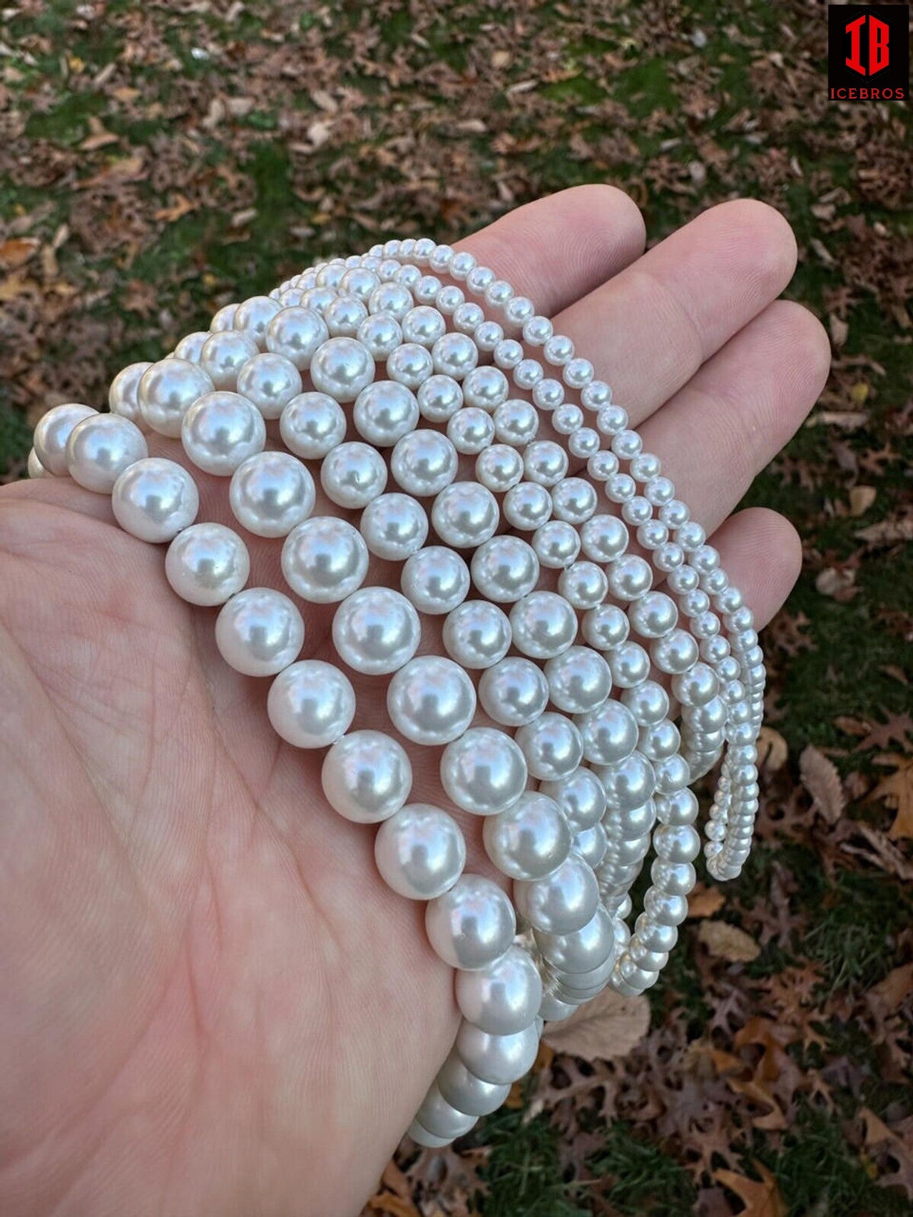 White Cultured Fresh Pearl Necklace On Hand 