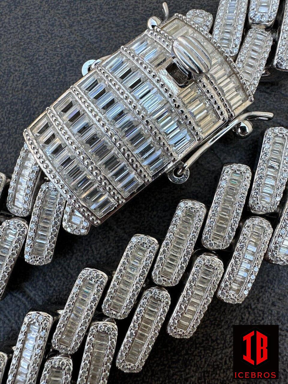 Indulge in opulence with this exquisite diamond bracelet, featuring a stunning diamond set in the center. Perfect for any glamorous occasion.