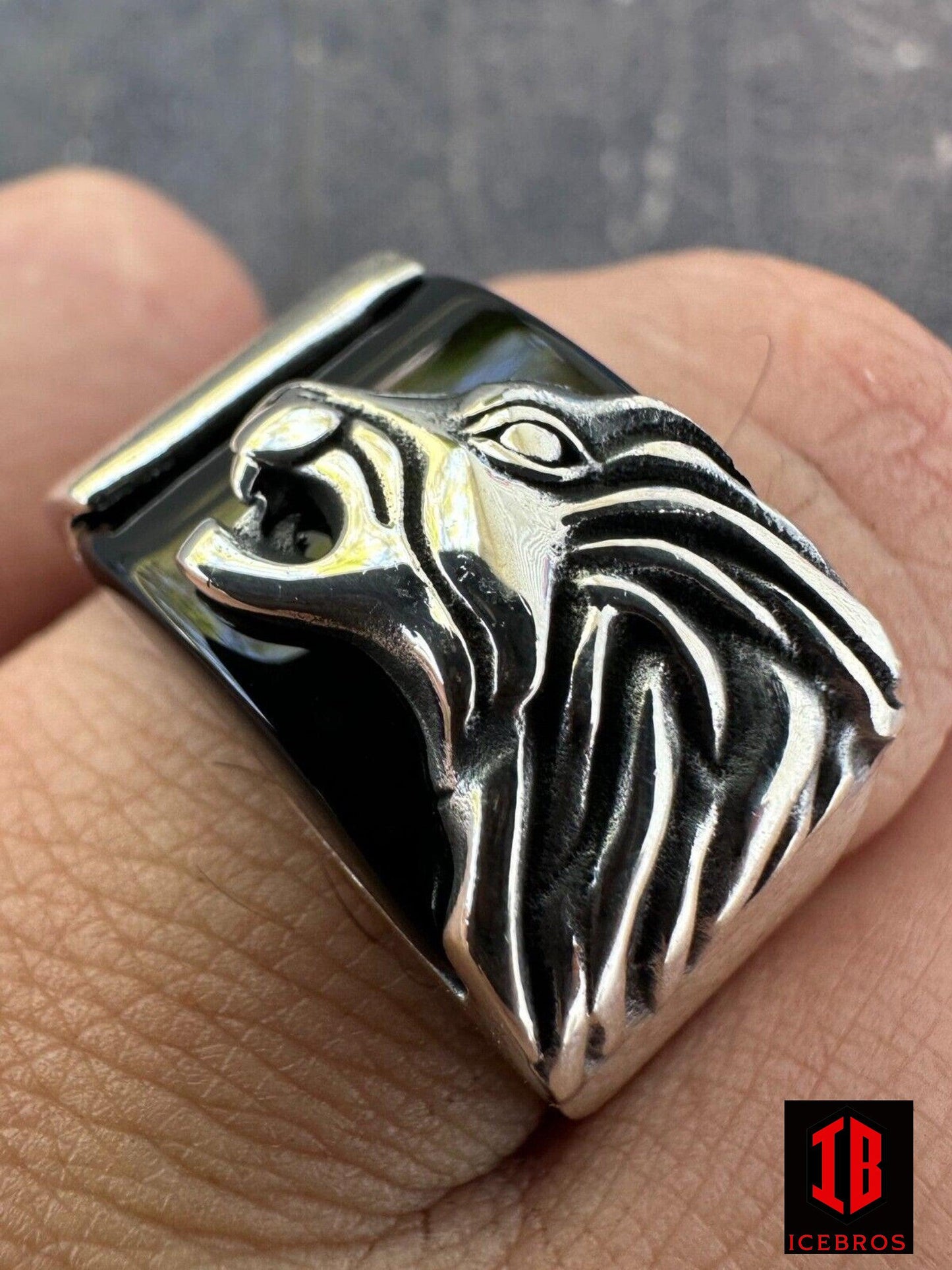 925 Sterling Silver Natural Black Enamel Rhodium Howling Wolf Signet Dog Ring